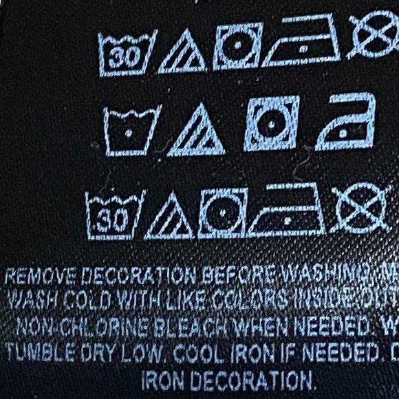 Red Guess Factory Top with Golden Chain - Picture 6 of 6